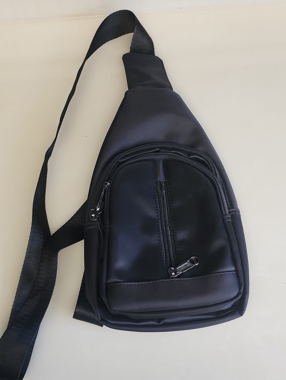Sleek Black Men's / Unisex Sling Belt Bag - Minimal Urban Carry